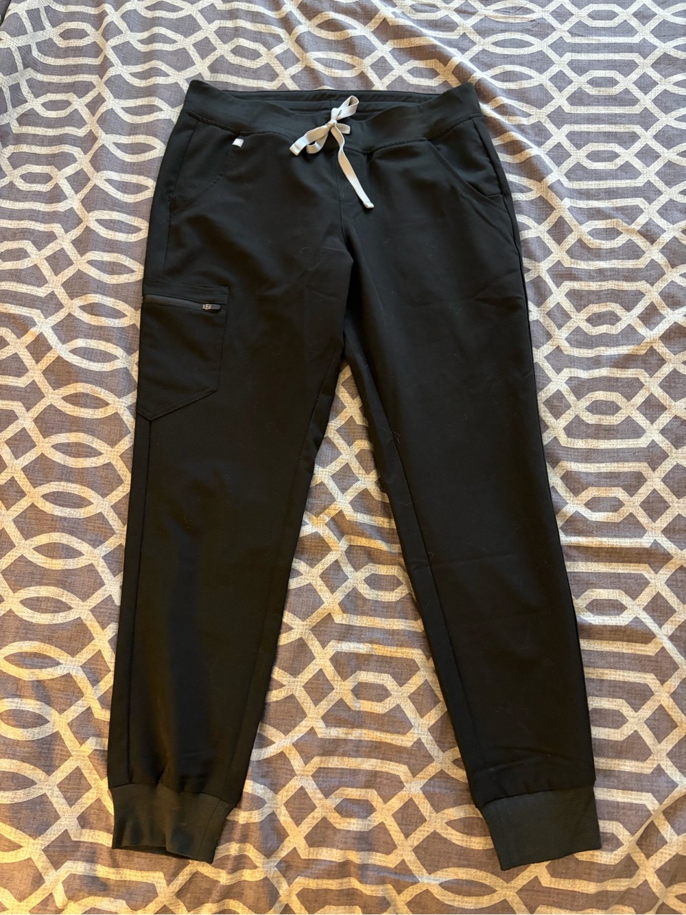 Figs Women’s Zamora Joggers scrub pants Medium